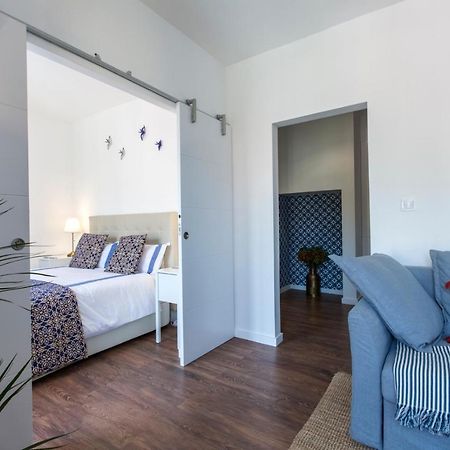 Amazing Downtown Apt With Small Balcony With View Over The Castle Lizbona Zewnętrze zdjęcie