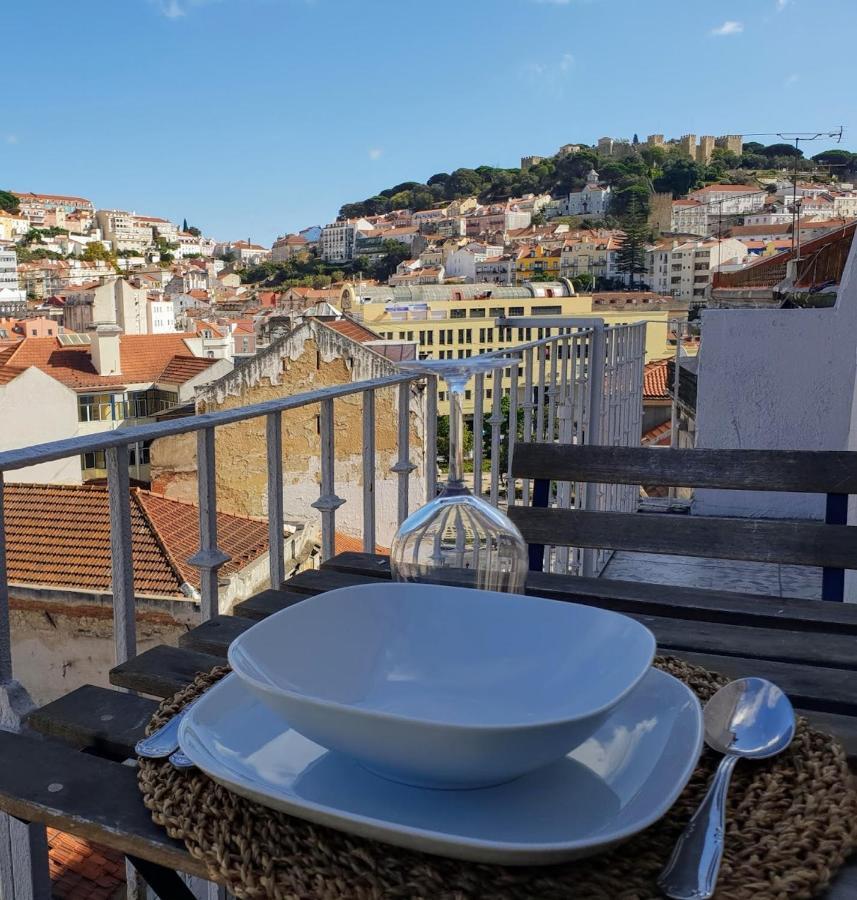 Amazing Downtown Apt With Small Balcony With View Over The Castle Lizbona Zewnętrze zdjęcie