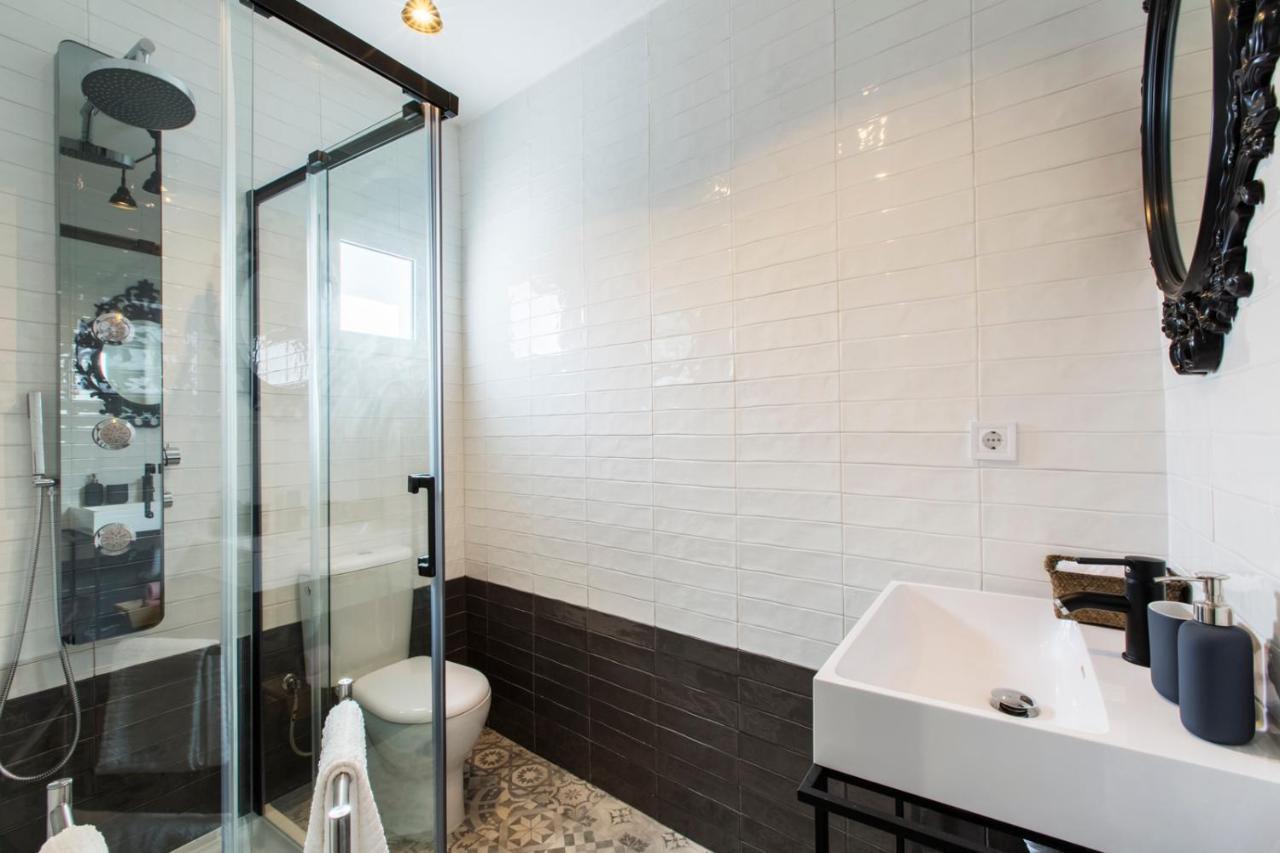 Amazing Downtown Apt With Small Balcony With View Over The Castle Lizbona Zewnętrze zdjęcie