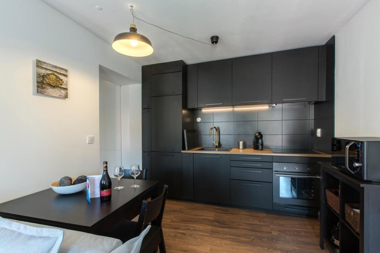 Amazing Downtown Apt With Small Balcony With View Over The Castle Lizbona Zewnętrze zdjęcie