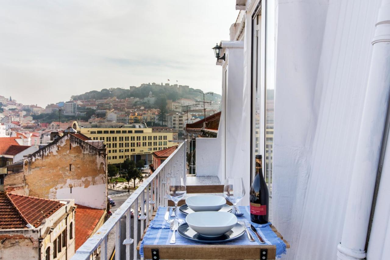 Amazing Downtown Apt With Small Balcony With View Over The Castle Lizbona Zewnętrze zdjęcie