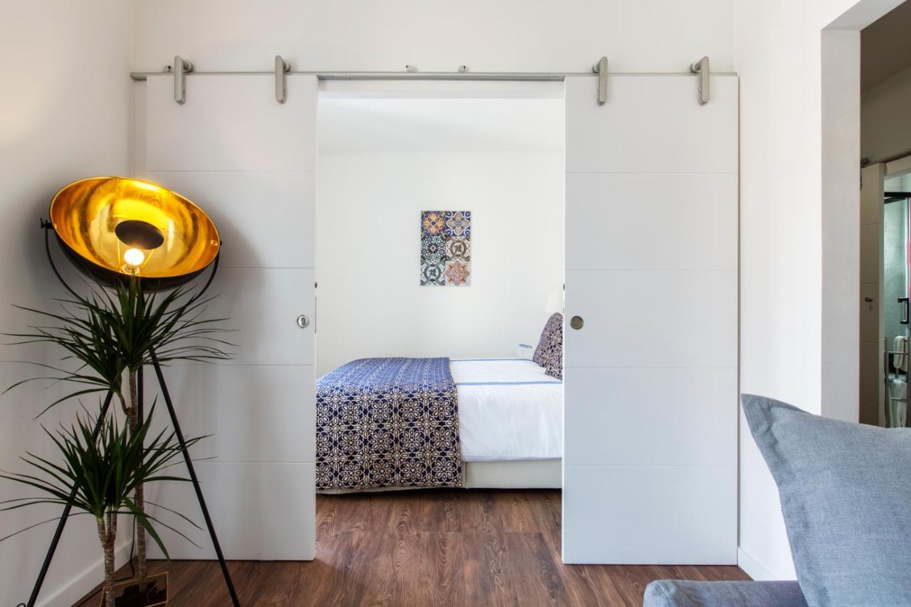 Amazing Downtown Apt With Small Balcony With View Over The Castle Lizbona Zewnętrze zdjęcie